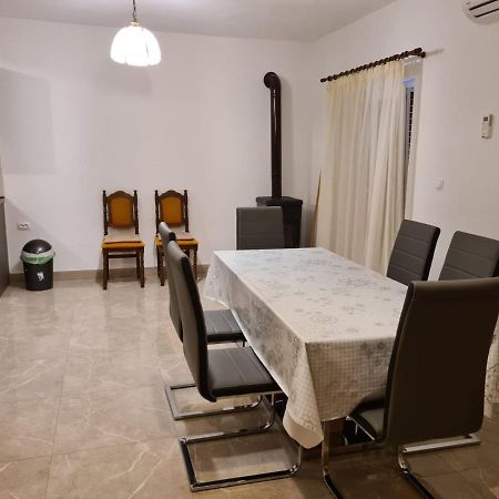 Apartman Gilan Seget Vranjica Exterior photo
