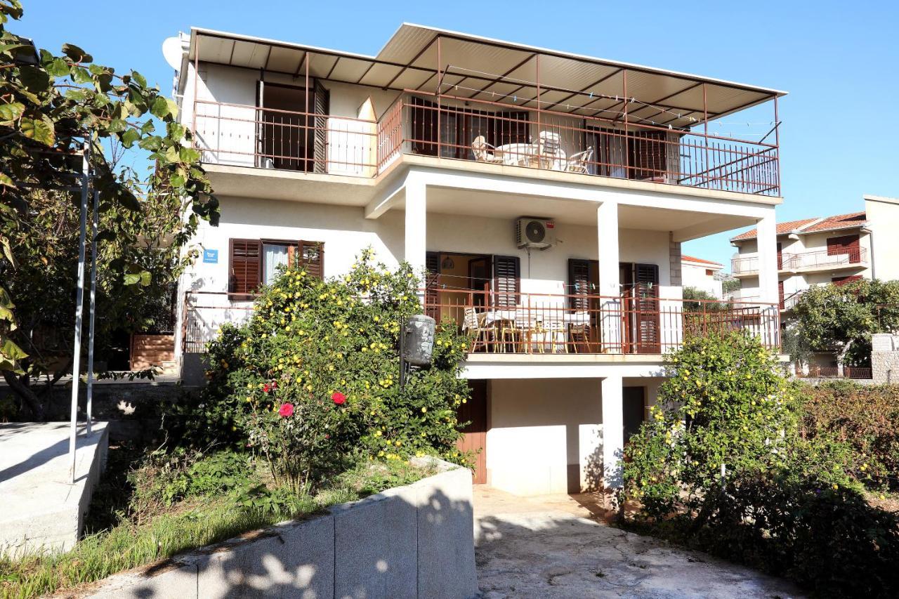 Apartman Gilan Seget Vranjica Exterior photo