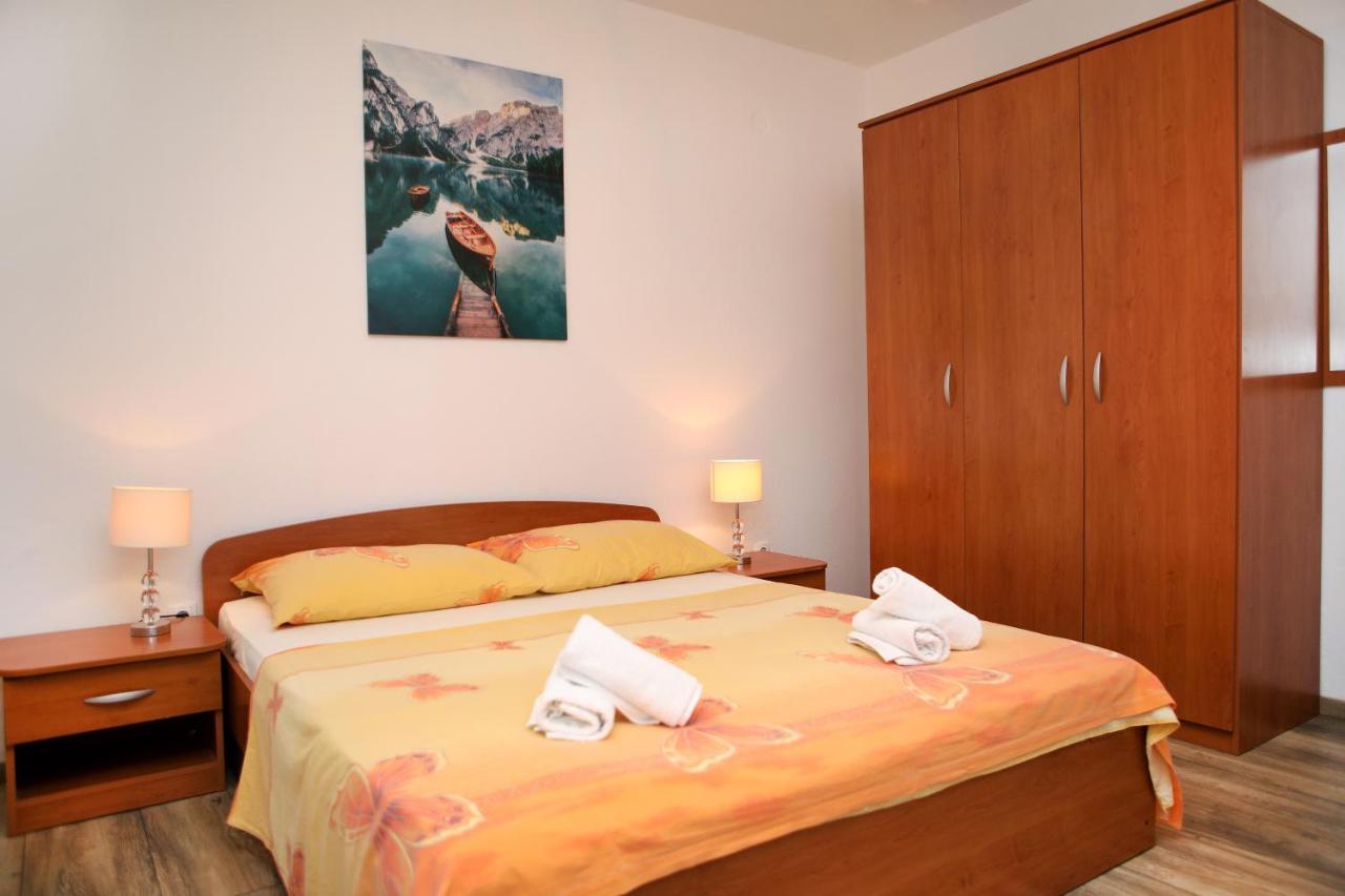 Apartman Gilan Seget Vranjica Exterior photo