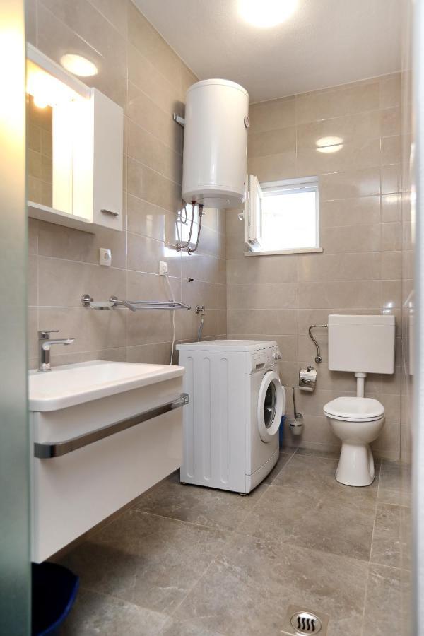Apartman Gilan Seget Vranjica Exterior photo