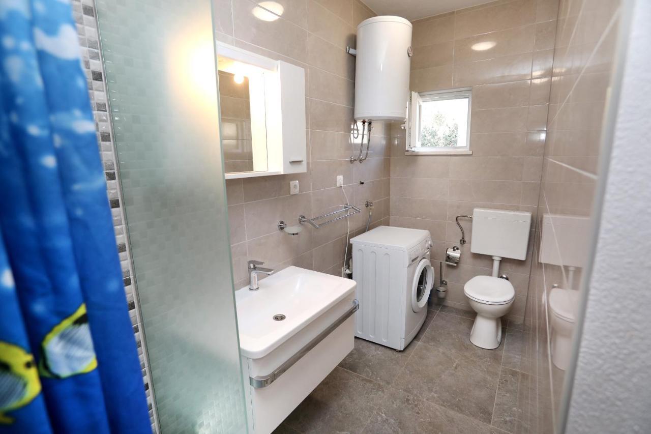 Apartman Gilan Seget Vranjica Exterior photo