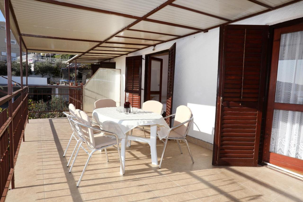 Apartman Gilan Seget Vranjica Exterior photo