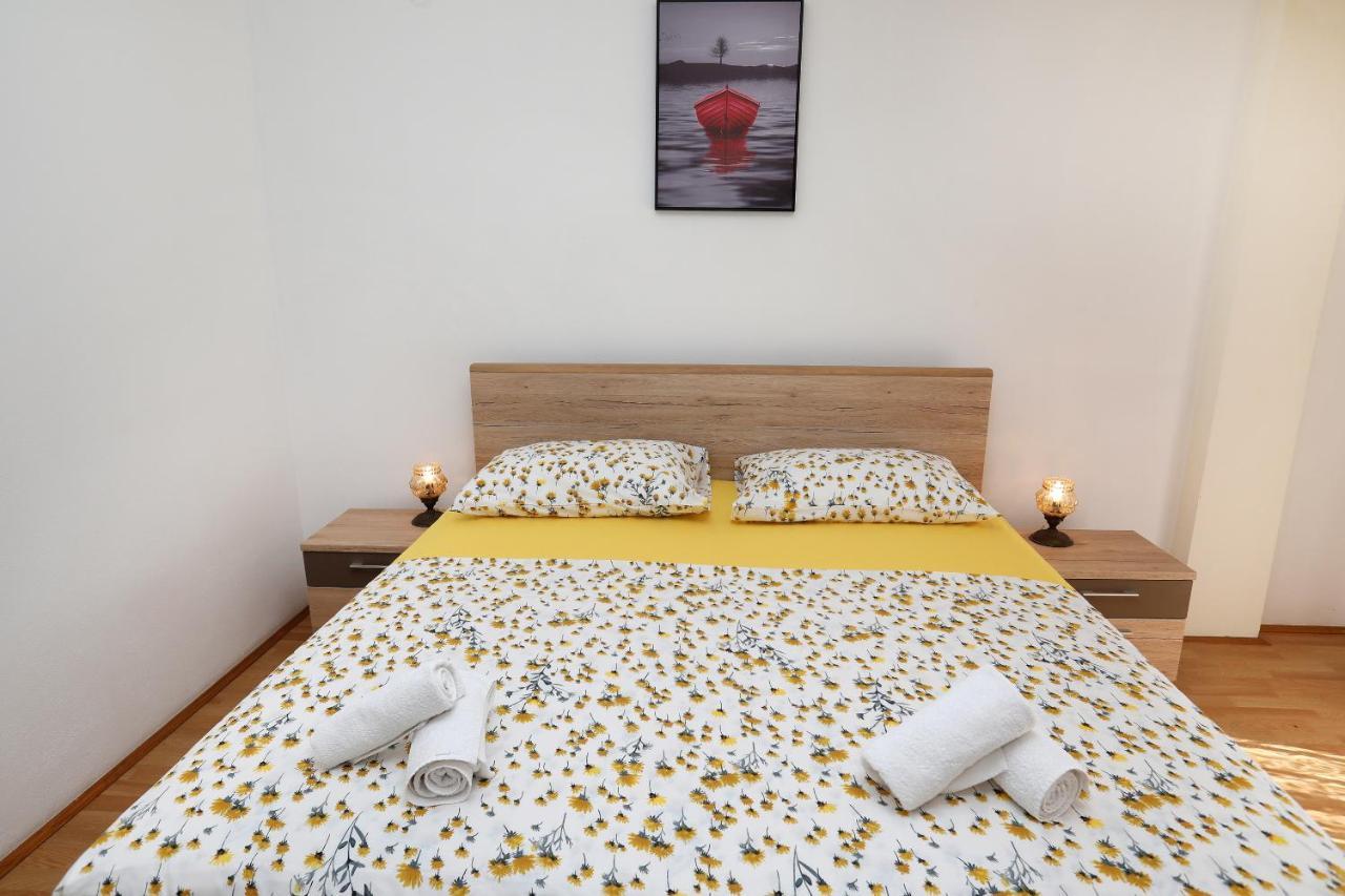 Apartman Gilan Seget Vranjica Exterior photo