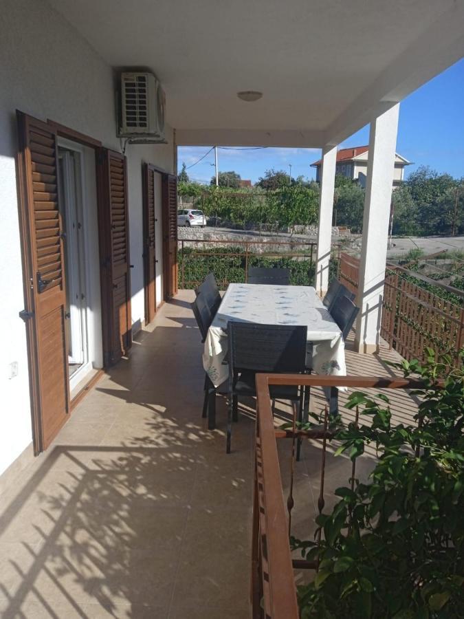 Apartman Gilan Seget Vranjica Exterior photo