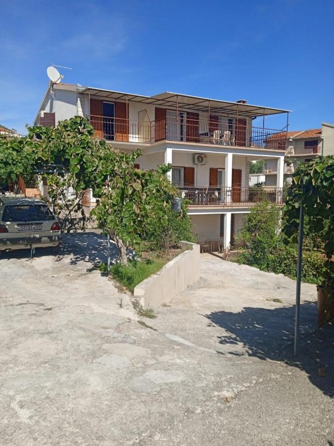 Apartman Gilan Seget Vranjica Exterior photo