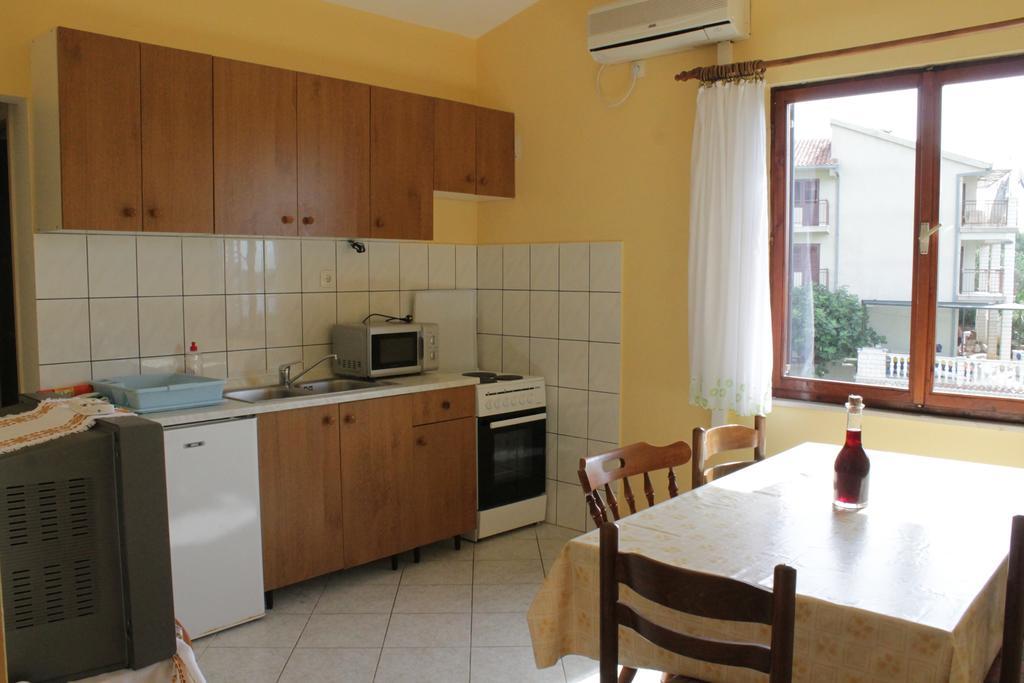 Apartman Gilan Seget Vranjica Room photo