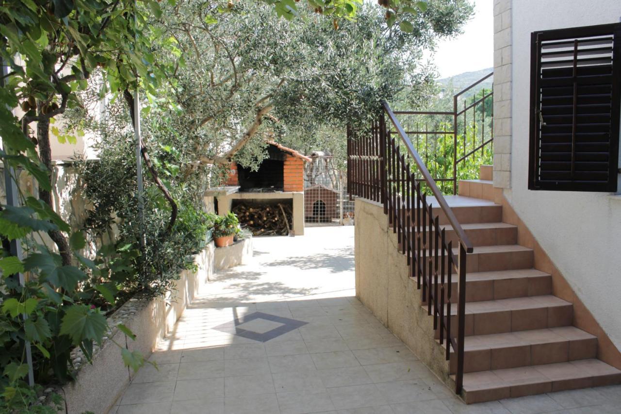 Apartman Gilan Seget Vranjica Exterior photo